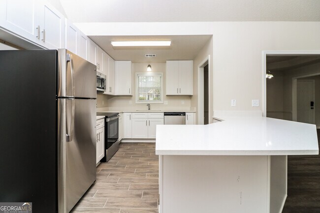 Building Photo - 40 Berkshire Trce