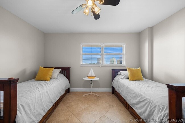 Building Photo - 511 Bayshore Dr