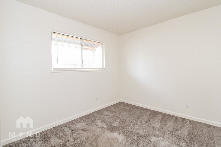 Building Photo - 7304 Lawnwood Dr