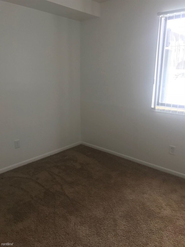 Building Photo - 1450 42nd St SE