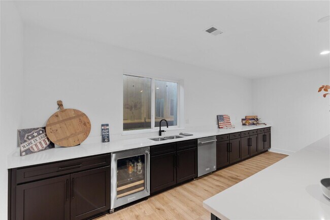 Building Photo - Colorado Luxury Redefined | Custom Ranch with Exceptional Outdoor Living & Designer Finishes