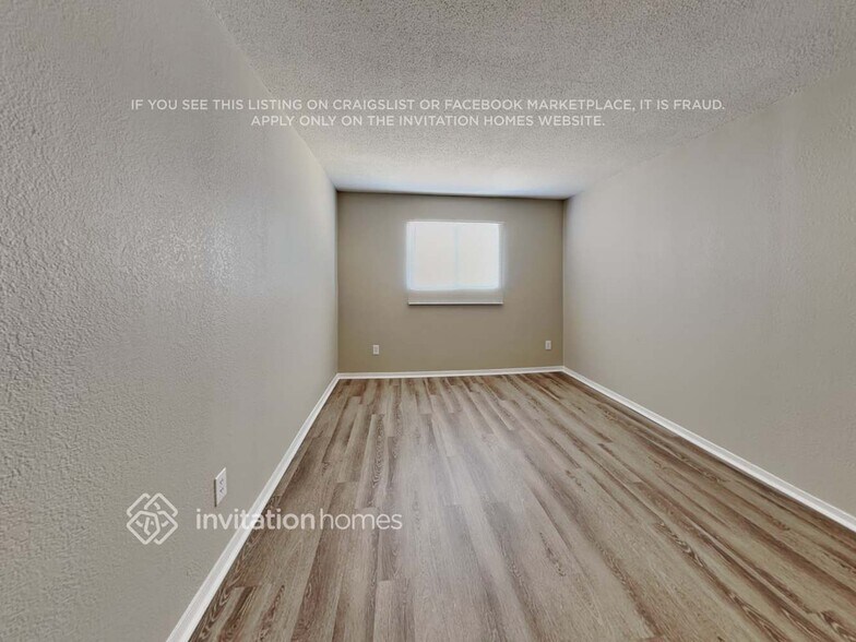 Building Photo - 1729 W Tonto Ln