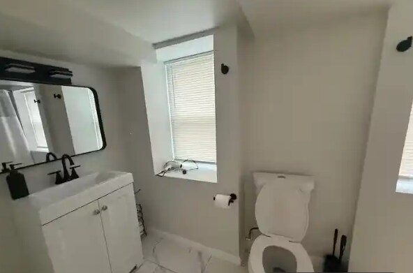 Building Photo - 1 Maple Ave