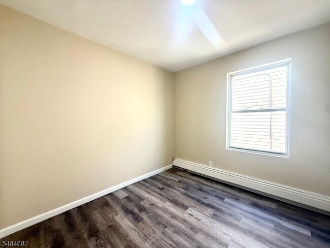 Building Photo - 58 Florida St