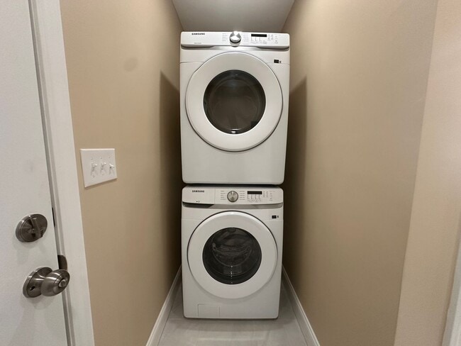 Building Photo - 415 Highland Ave