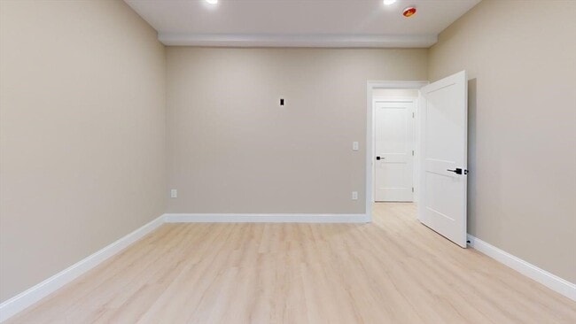 Building Photo - 231 Highland Ave