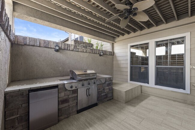 Building Photo - Luxury Townhome with Attached Garage & Outdoor Entertaining Area - $100 off first and second mont!