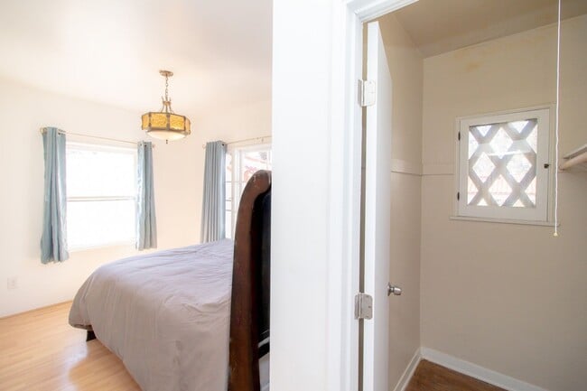 Building Photo - Exclusive 2 Bed/1 Bath Spanish-Style Home ...