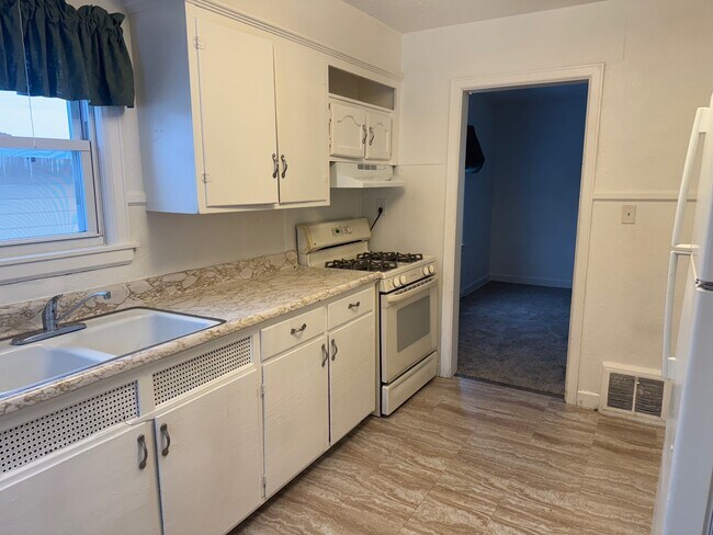 Building Photo - 2315 Green St