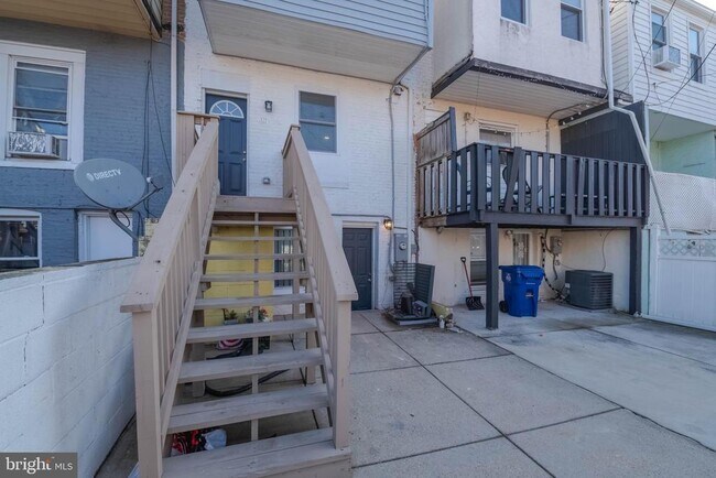 Building Photo - 508 N Linwood Ave