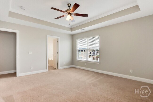 Building Photo - 255 Red Oak Dr