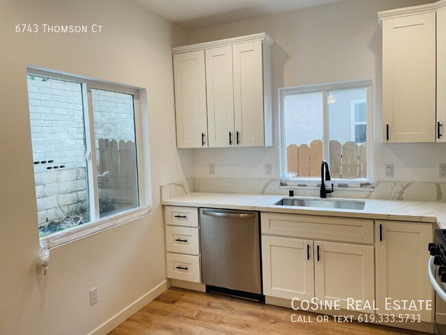 Building Photo - 6743 Thomson Ct