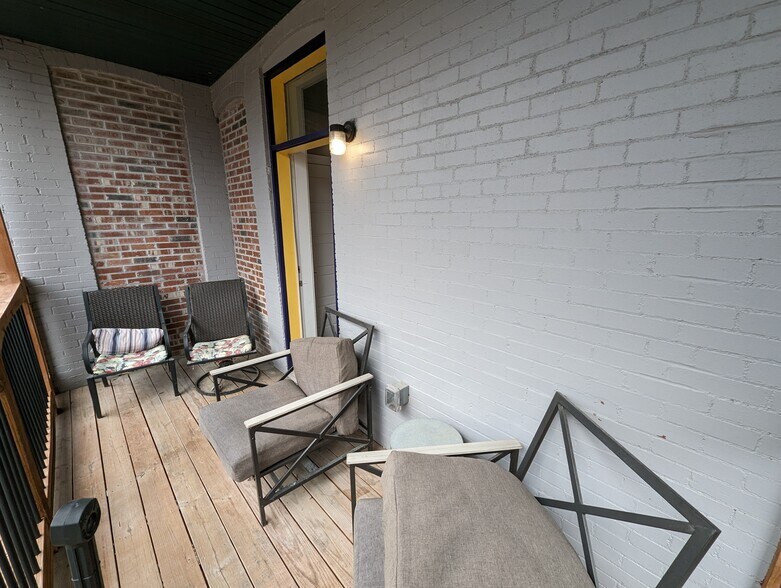 Building Photo - 2842 Lemp Ave