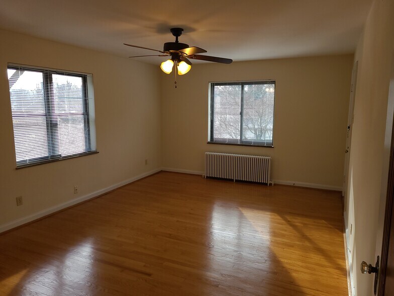 Building Photo - 234 Woolper Ave