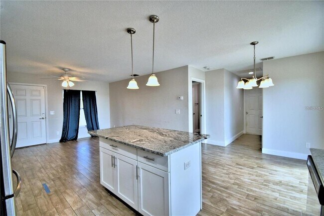 Building Photo - 140 Weeping Willow Rd