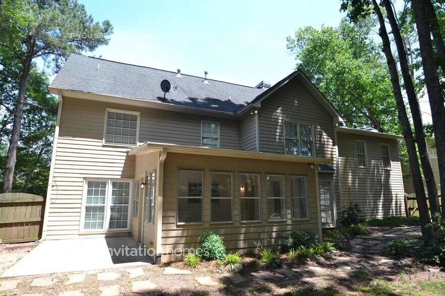 Building Photo - 613 Dahlia Way