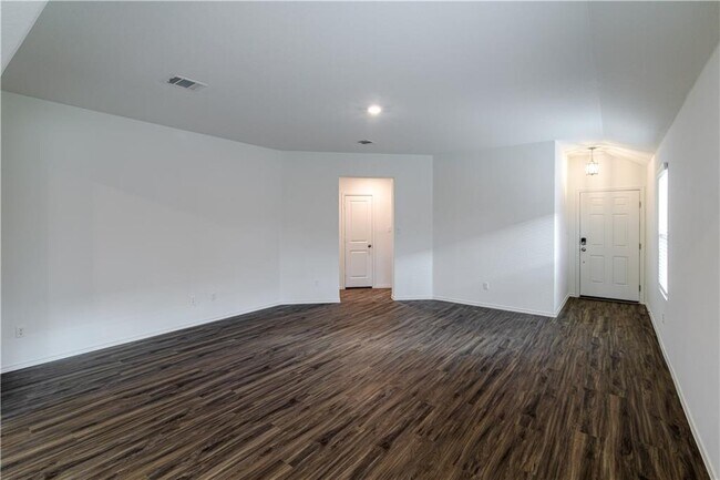 Building Photo - 744 Xanadu Dr