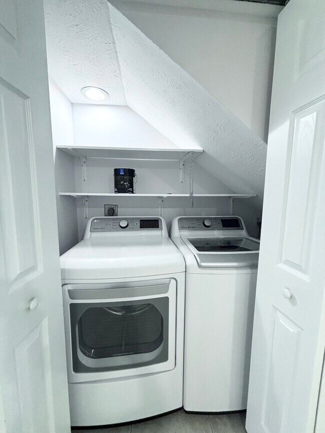 Building Photo - Stunningly Remodeled 2-Bed, 1.5-bath, with...