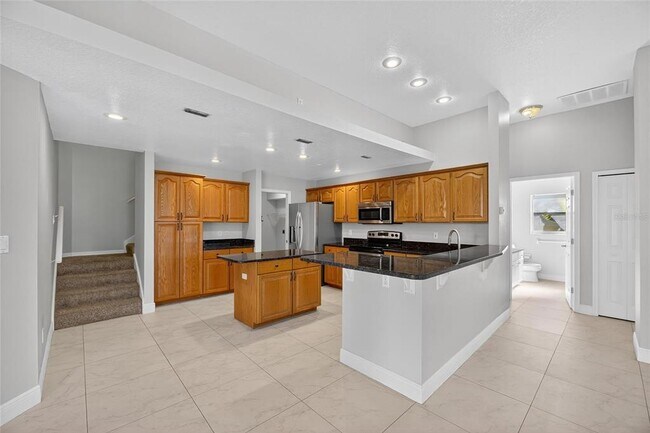 Building Photo - 172 Lake Shore Dr W