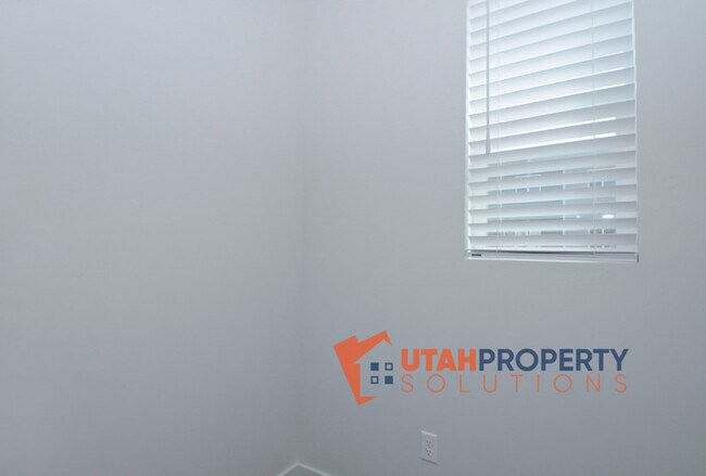 Building Photo - 1036 W 430 S