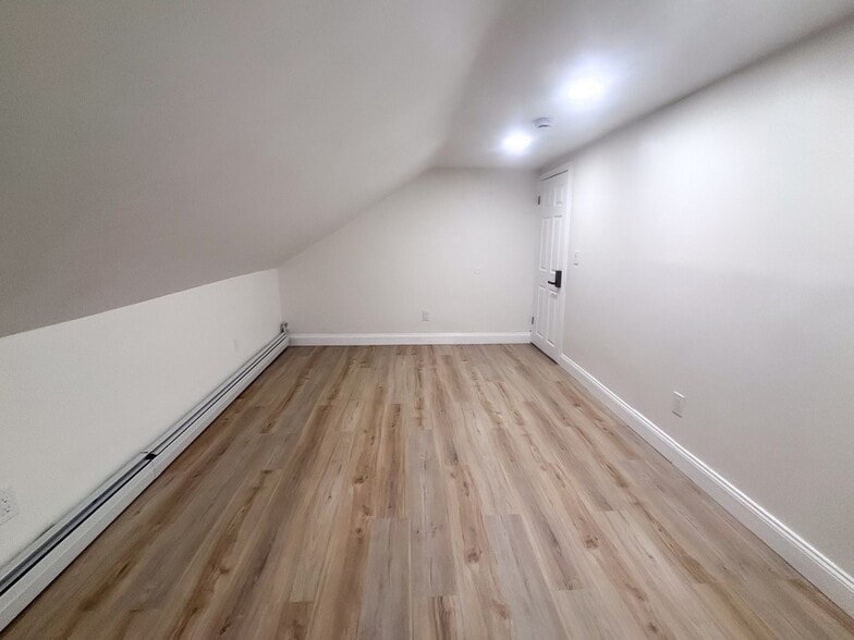 Building Photo - 38 Judith St