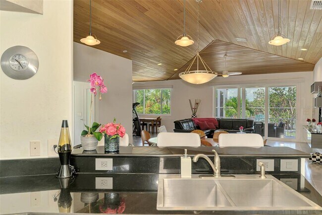Building Photo - 412 Treasure Boat Way