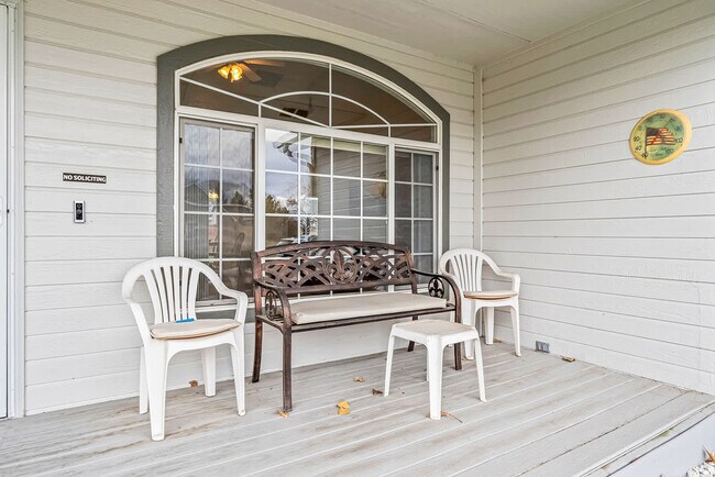 Building Photo - 727 W Clark Ave