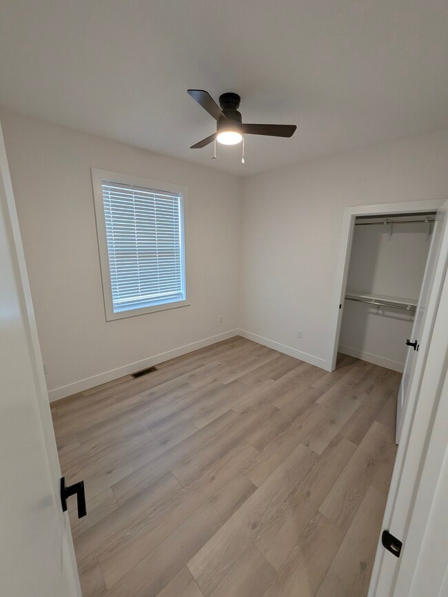 Building Photo - 162 Robin Rd