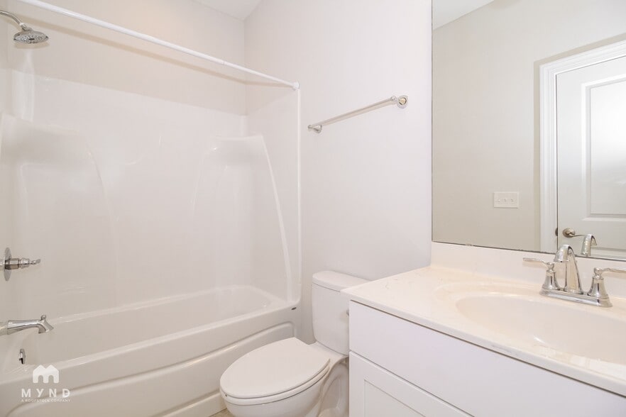 Building Photo - 3024 Stirling Dr