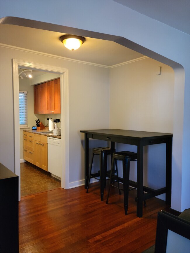 Building Photo - 97 N Starr Ave