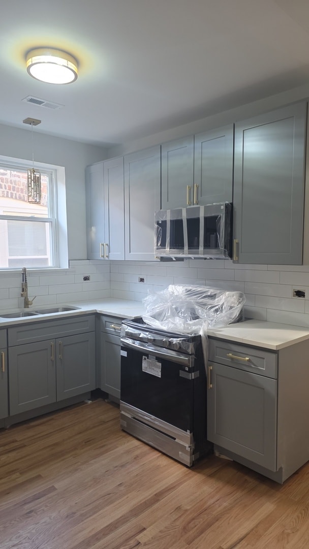 Building Photo - 7607 S Evans Ave