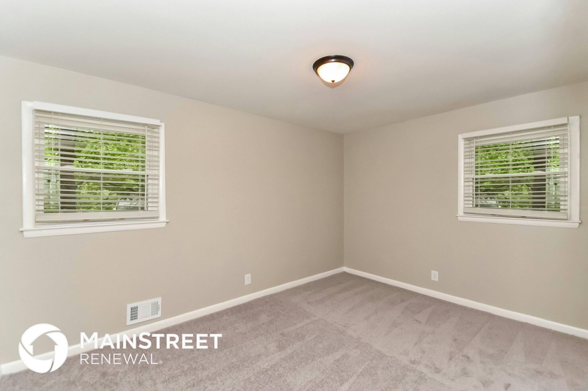 Building Photo - 2882 Green Trail Dr