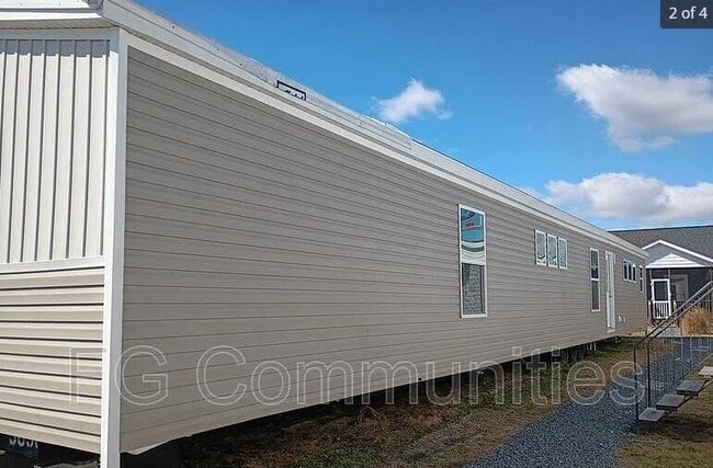 Building Photo - 1124 N Bryan Rd