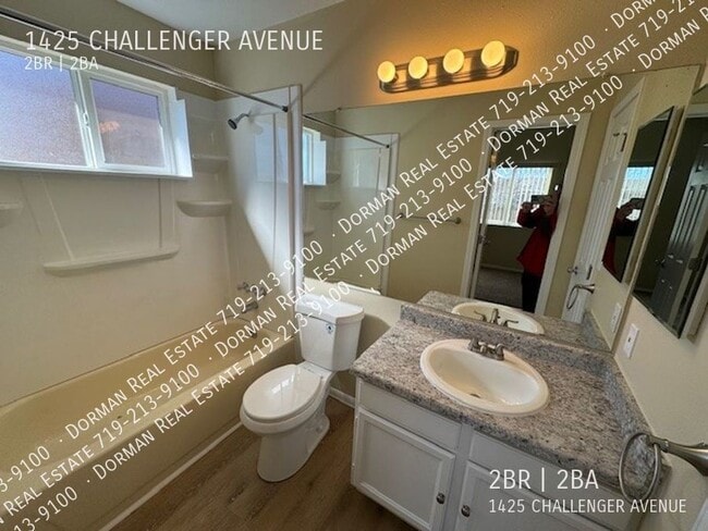 Building Photo - 1425 Challenger Ave