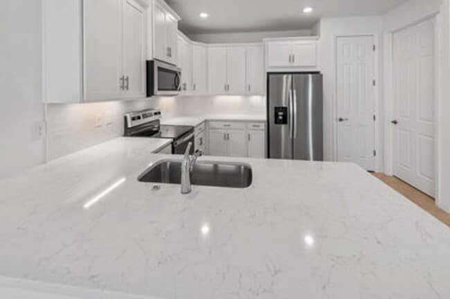 Building Photo - ANNUAL RENTAL AVAILABLE FOR ASAP MOVE-IN!!