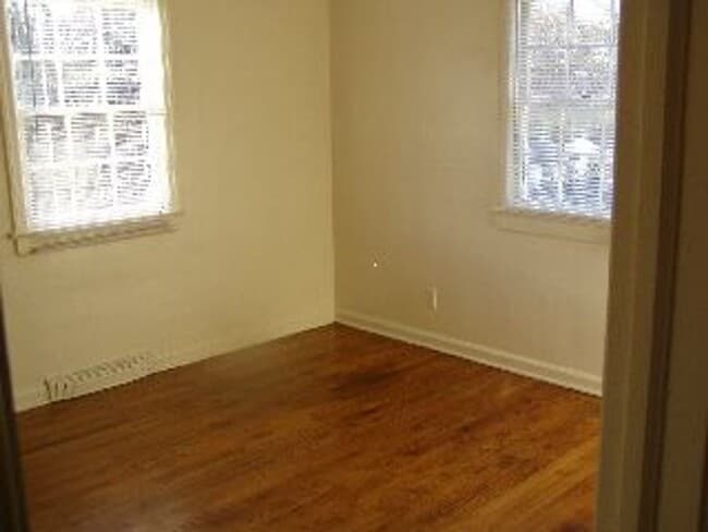 Building Photo - 3 Bedroom House in Fort Hill