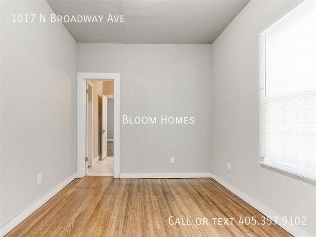 Building Photo - 1017 N Broadway Ave