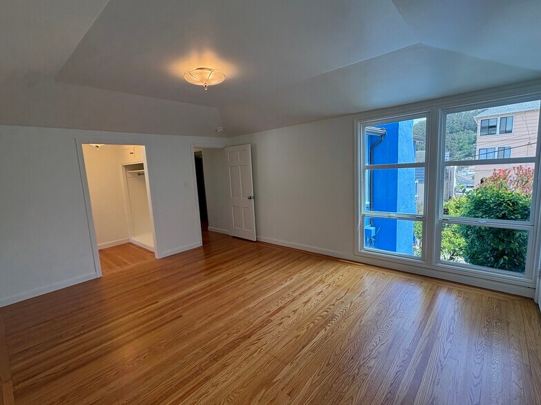 Building Photo - 1703 Funston Ave
