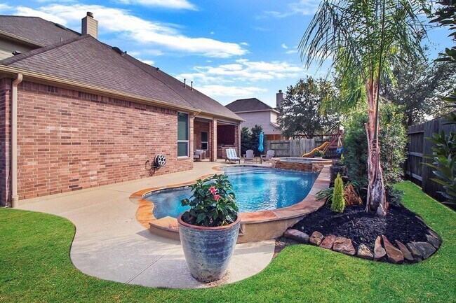 Building Photo - 10611 Red Cedar Hollow Dr