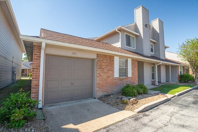 Building Photo - 14020 Schroeder Rd
