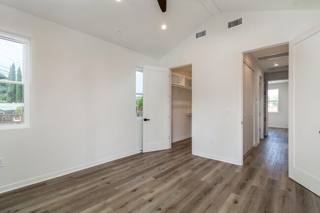 Building Photo - 6402 Kenwater Pl