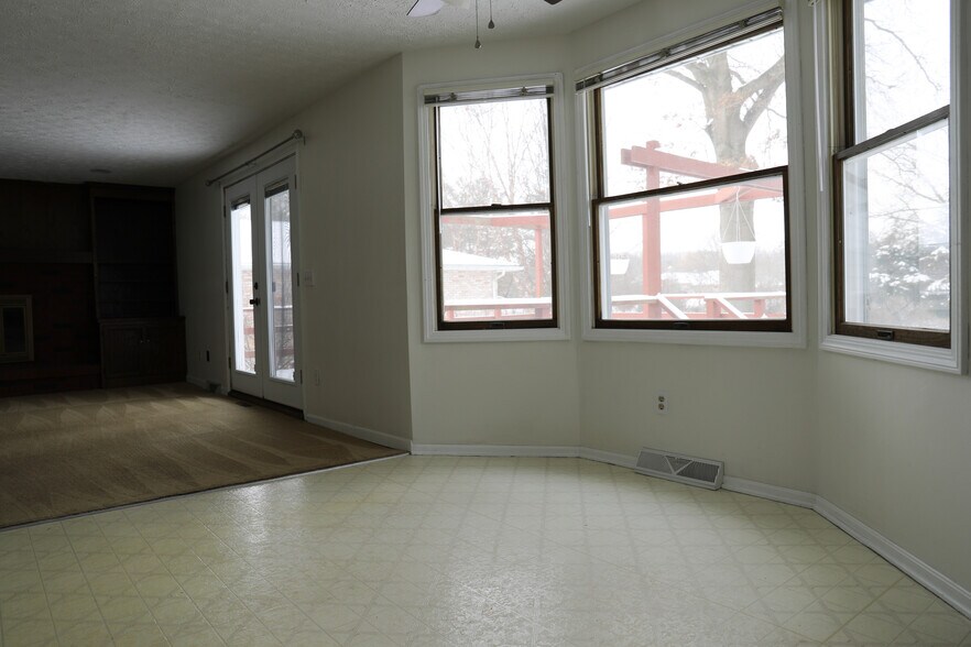 Building Photo - 5409 Johnnycake Rdg NE