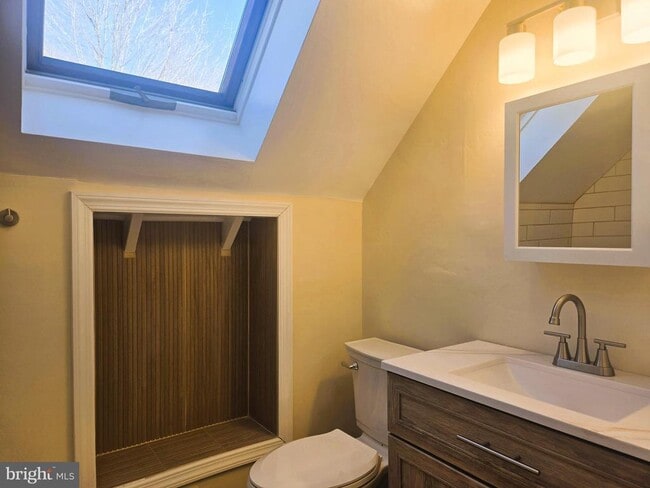 Building Photo - 199 Berger St