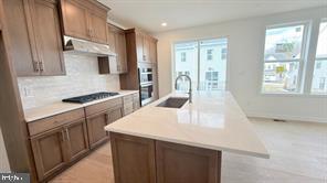 Building Photo - 72 Alroy Rd