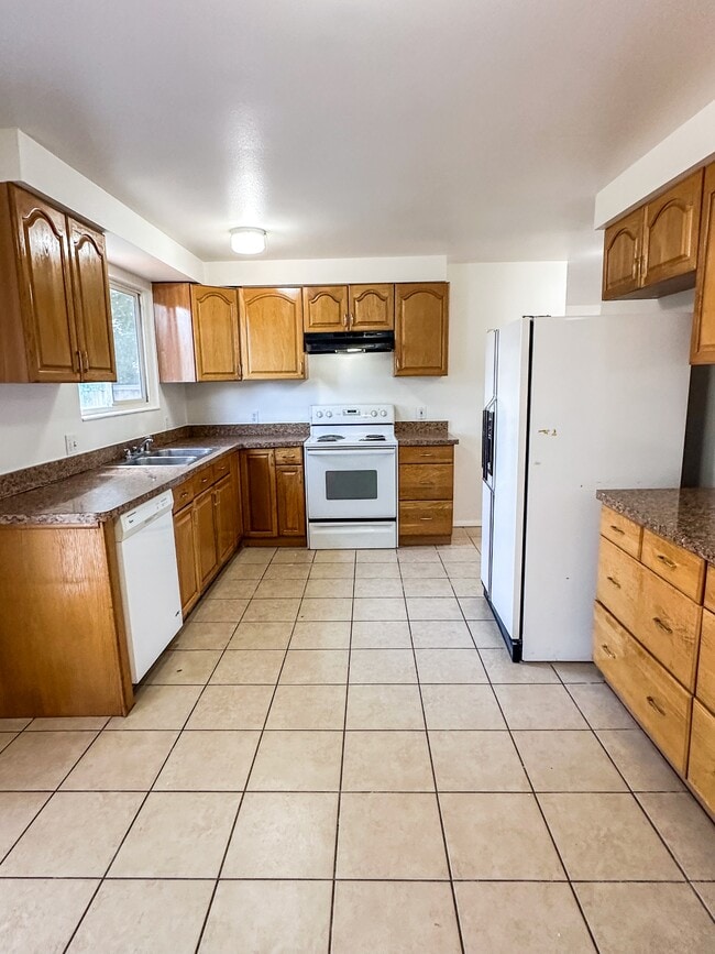 Building Photo - 5333 Peachwood Cir