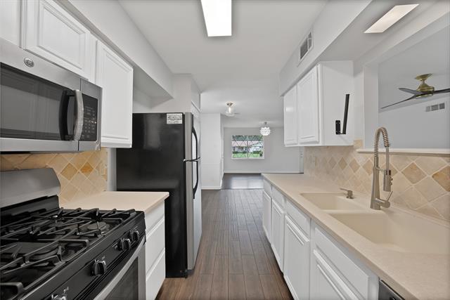 Building Photo - 715 Terryland Dr