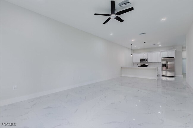 Building Photo - 2253 10th Terrace