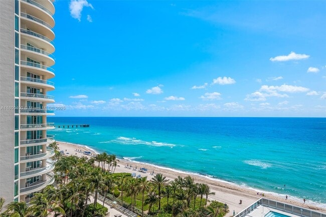 Building Photo - 16001 Collins Ave