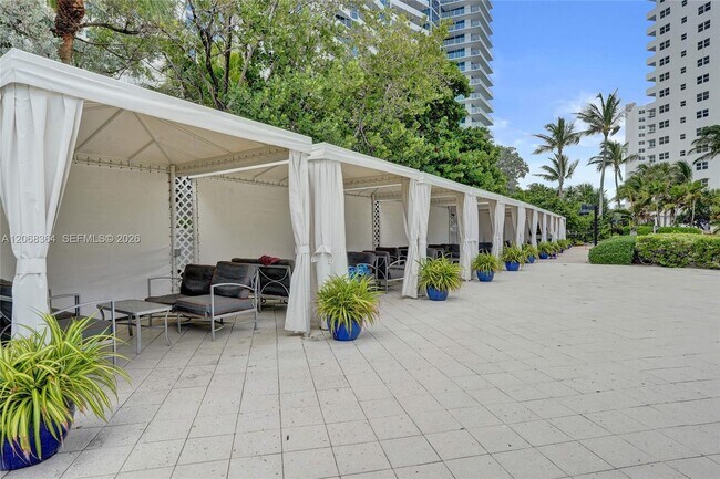 Building Photo - 3000 S Ocean Dr