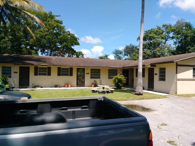 Interior Photo - 4875-4883 SW 65th Ave